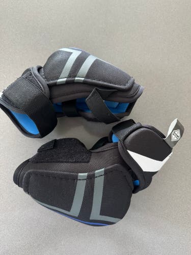 Junior Medium Tackla Elbow Pads (Used)
