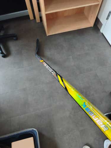 Barely used Senior Bauer Nexus Tracer Right Handed Hockey Stick 107 Flex