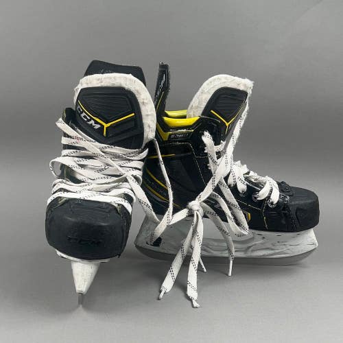 CCM Super Tacks 9380 Size 1.5 Junior Hockey Skates