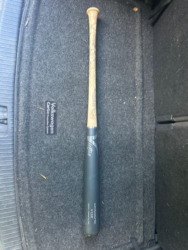 Victus V-Cut Bat (-3) 30 oz 33" (Used)