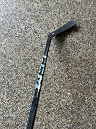 Intermediate CCM Right Handed Hockey Stick 75 Flex (New)