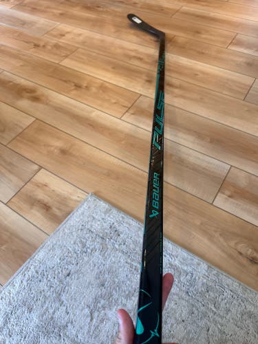 Senior Bauer Pulse Left Hand Hockey Stick P92 77 Flex (New)