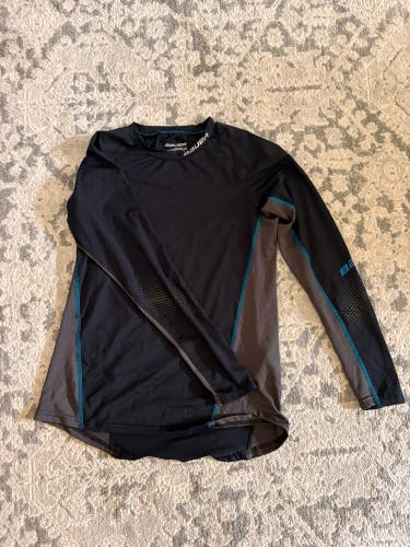 Bauer women’s performance shirt size S