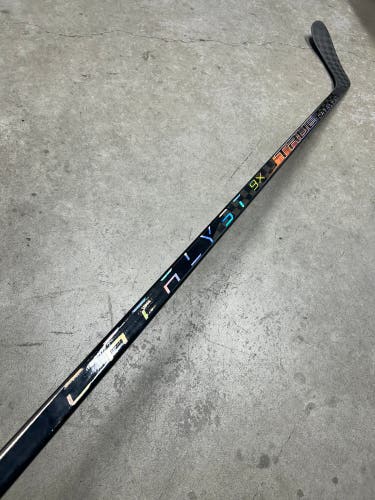 85 Flex P28 Senior True Catalyst 9x Left Hand Hockey Stick Pro Stock (New)