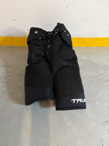 Junior Large True Catalyst 9x4 Hockey Pants (Used)