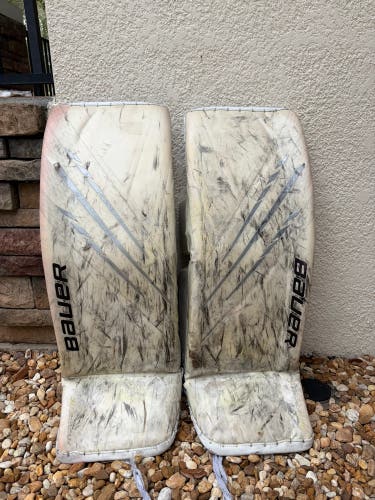 Bauer Vapor Hyperlite Goalie Leg Pads 34"(Used)