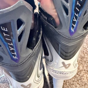 2025 Bauer Vapor Flylite Hockey Skates Regular Width Size 3 (New)