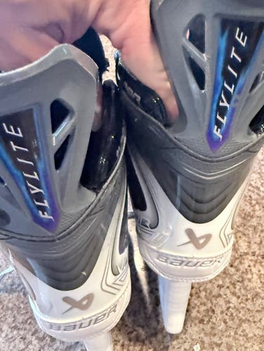2025 Bauer Vapor Flylite Hockey Skates Regular Width Size 3 (New)