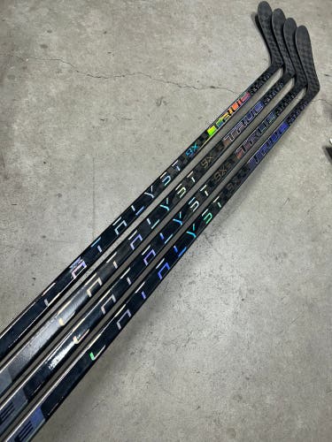 4 Pack 85 Flex P28 Senior True Catalyst 9x Left Hand Hockey Stick Pro Stock (New)