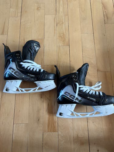 Black/White 2025 CCM JetSpeed FT8 Pro Hockey Skates Regular Width Pro Stock 9 (Used)