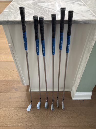 2023 Titleist T100 Right Handed Iron Set (6 Clubs) #6 - #9, PW, GW (Used)