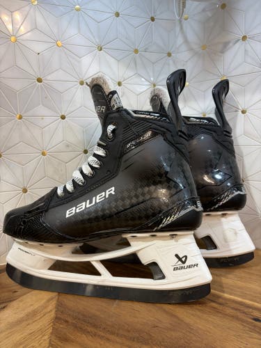 2024 Bauer Supreme Shadow Hockey Skates Wide Width 8 (like new)