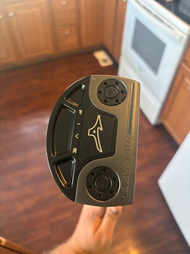 Men's 2025 Mizuno M.Craft X B5 Mallet Right Handed Putter Graphite Shaft 35" (Used)