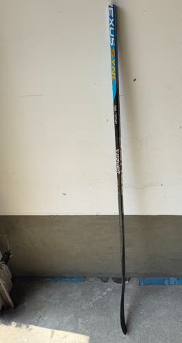 Senior Bauer Nexus Sync Right Handed Hockey Stick P28 70 Flex (Used)