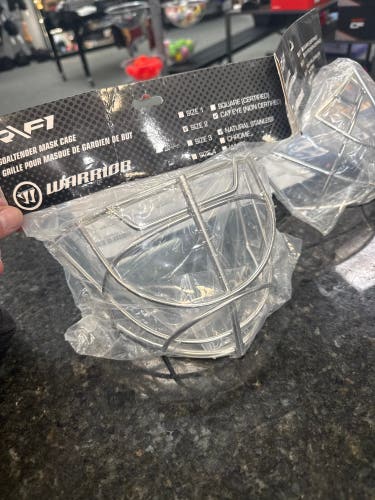 Senior Size 2 Warrior Ritual F1 Goalie Cage (New) Non Certified Cat Pro Cat Eye
