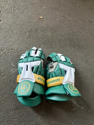 Warrior Evo Lacrosse Gloves (Used)