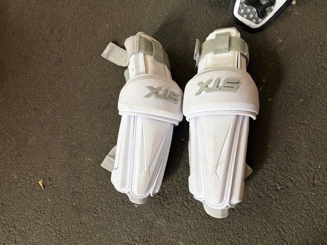 Large Adult STX Stallion 1k Arm Pads (Used)