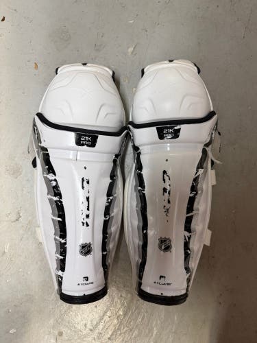 Senior CCM 21K 16" Shin Pads Pro Stock (Used)