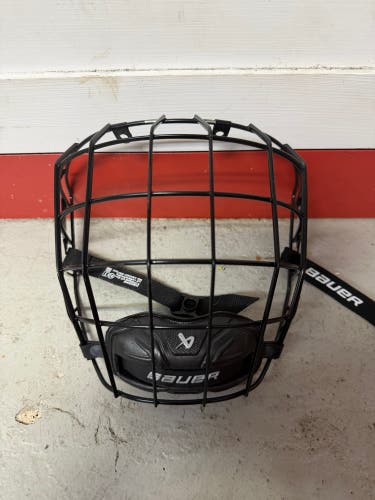 Medium Bauer Profile II Facemask Full Cage (Used)