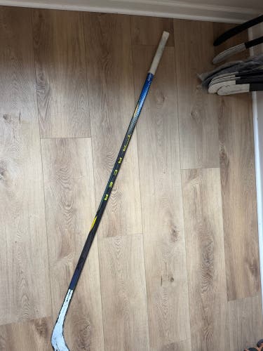 Senior Bauer Nexus Tracer Right Handed Hockey Stick 77 Flex Pro Stock (Used)