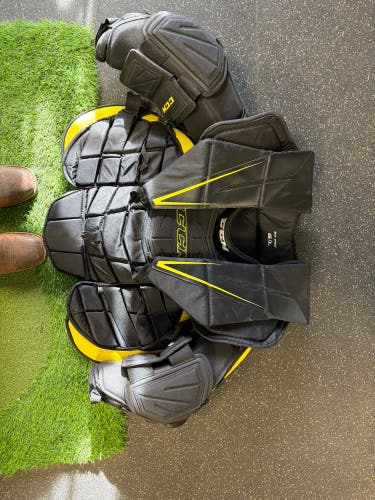 Large CCM Premier Pro Goalie Chest Protector (Used)