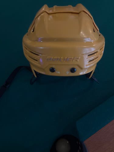Medium Bauer Re-Akt 200 Helmet (Used)