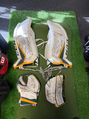 33" CCM Extreme Flex III Regular Goalie Full Set (Used)