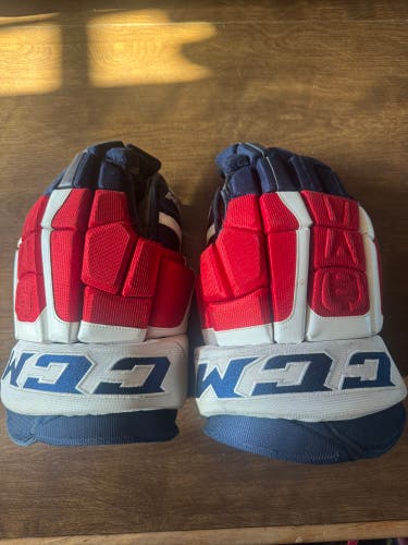 Washington Capitals CCM Pro Stock Gloves 15" (Used)