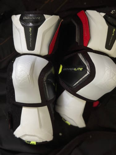 Intermediate Medium Bauer Lil Sport Elbow Pads Pro Stock (Used)