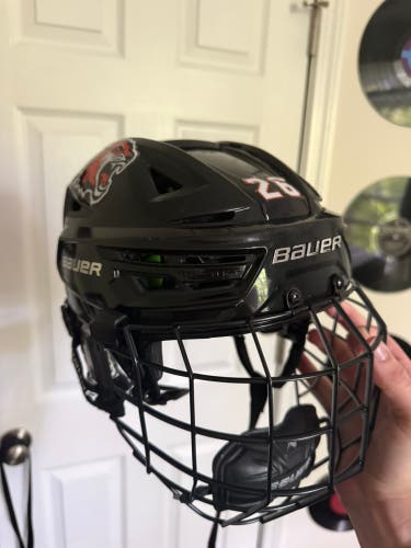 Small Bauer Re-Akt 155 Helmet (Used)