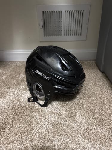 Small Bauer Re-Akt 150 Helmet (Used)