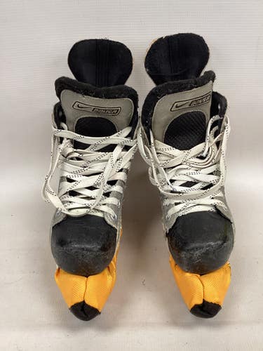Used Nike Baur Tuk Junior 03.5 Ice Hockey Skates 11851-s000020137