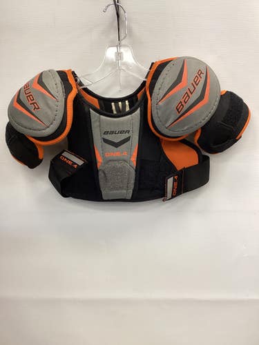 Used Bauer Shoulder Md Hockey Shoulder Pads 11851-s000015858