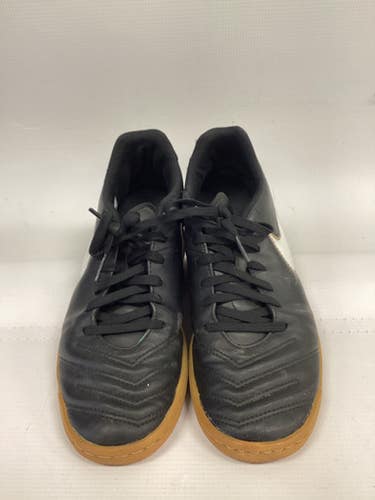 Used Nike Senior 7 Futsal Shoes 11851-s000012498