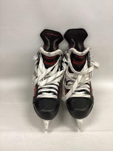 Used Ccm Skates Intermediate 5.5 Ice Hockey Skates 11851-s000016527