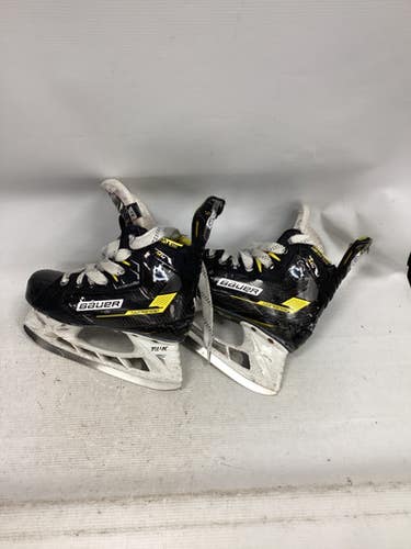 Used Bauer Supreme M4 Intermediate Hockey Skate Intermediate 3.5 11851-s000039869
