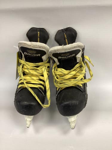 Used Bauer One100 Junior 04 Ice Hockey Skates 11851-s000011665