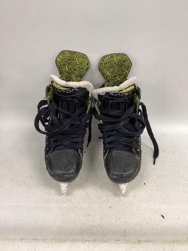 Used Bauer 3x Junior Hockey Skate Junior 03 11851-s000047135
