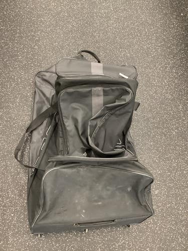Used Bauer Sr Wheeled Goalie Bag Black 11851-s000047194