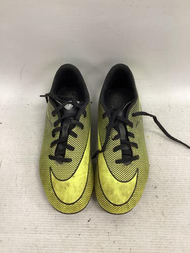 Used Nike Soccer Cleats Yellow Junior 04 11851-s000037357