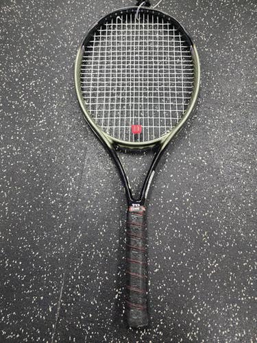 Used Wilson Hammer 2.7 Adult Tennis Racquet Olive Green 4 5 8" 11849-s000012008