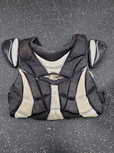 Used Easton Synergy Catchers Chest Protector Black Adult 11849-s000037101