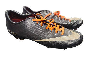 Used Nike Soccer Cleats White And Black Youth 06.5 11849-s000015023