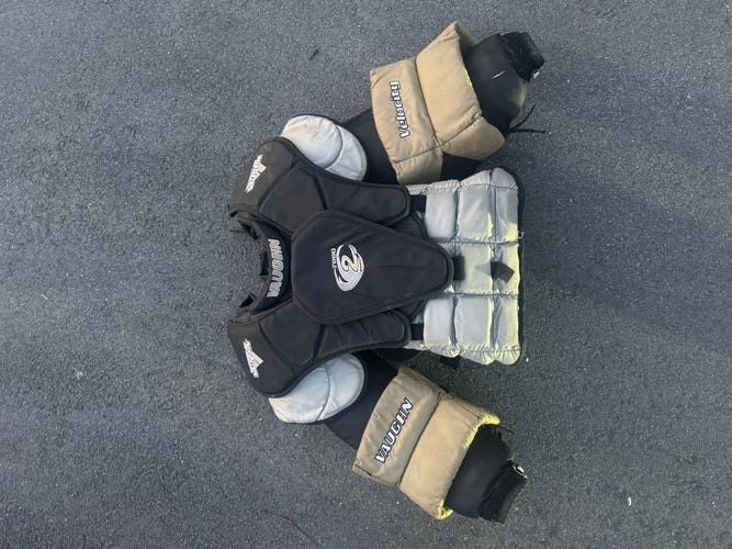 Vaughn Velocity V2 7000 Chest Protector (Senior Medium)