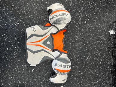 Used Easton Mako Youth Shoulder Pads Md 11849-s000026856