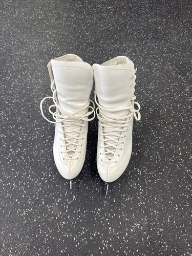 Used Jcp Club 2000 Womensfigure Skate White Senior 6 11849-s000036758