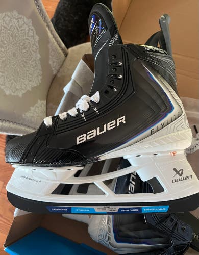 Bauer Vapor Flylite Hockey Skates 8 Fit 2 (New)