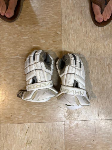Don Bosco prep Maverik M6 Lacrosse Gloves (Used)