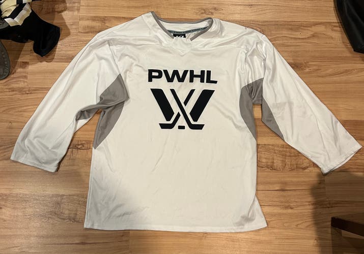 White Large Adult Unisex K1 Jersey (Used)