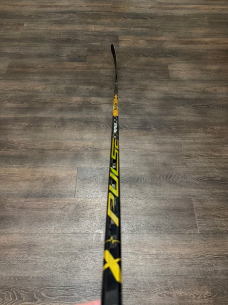 Senior Brand New Bauer Pulse Custom Yellow/Gold Hockey Stick – Right Hand – P92 – 70 Flex